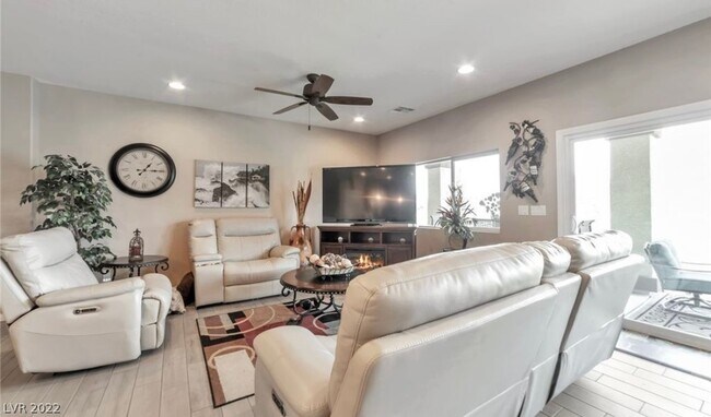 Foto del edificio - 5412 San Pietro Dr