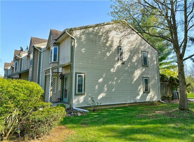 Foto del edificio - Available! Beautiful End Unit Condo in Bet...