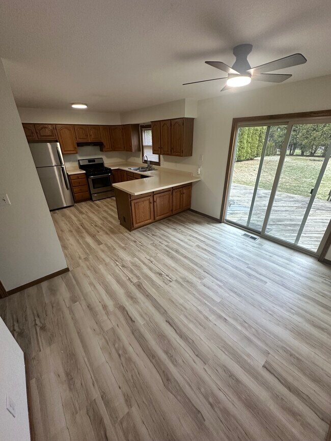 Building Photo - S86W18930 Woods Rd