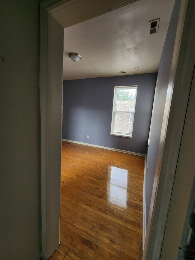 Photo - 1650 S St Louis Ave (Chicago, IL) Apartment