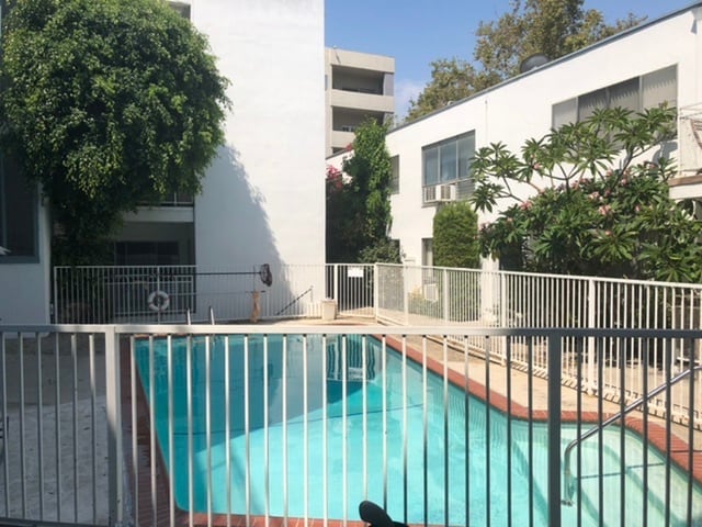 Pool area - 501 N Rossmore Ave