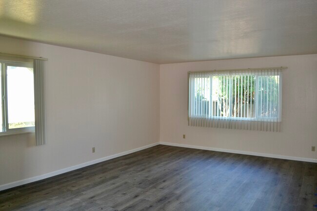 Building Photo - 2320 Coloma St