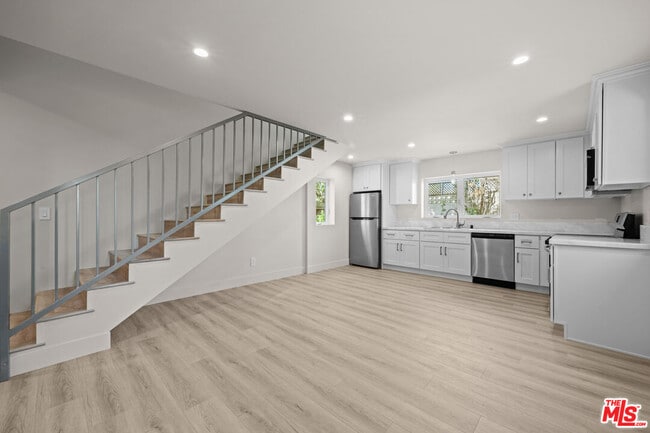 Building Photo - 1507 Edris Dr