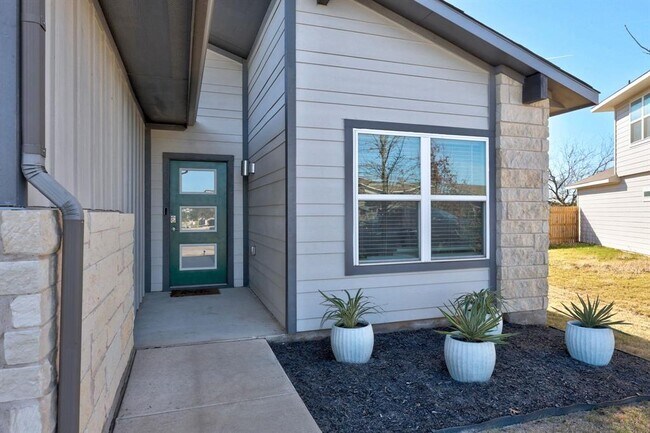 Foto del edificio - 100 Deserti Rd