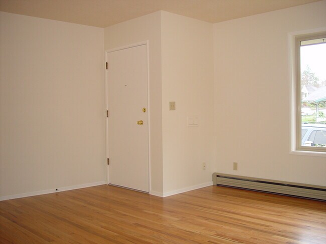 Sala de estar - 3310 Columbia St