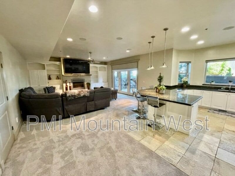 Primary Photo - 881 Eagle Ridge Dr