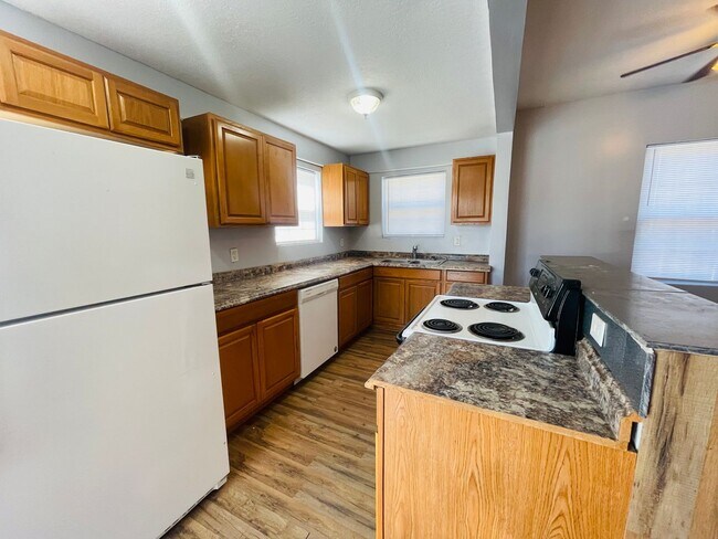 Building Photo - 3 Bedroom Home located Downtown Corbin, KY