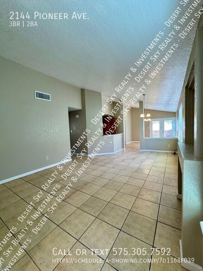 Foto del edificio - 2144 Pioneer Ave