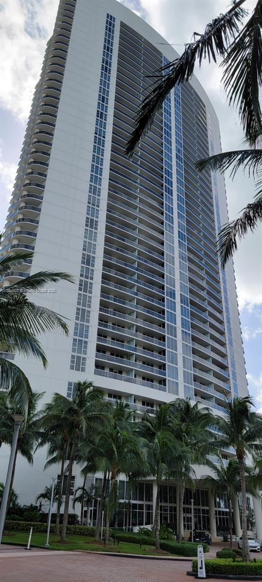 Building Photo - 1850 S Ocean Dr