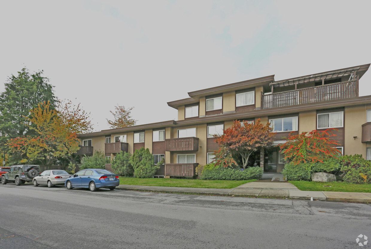 Photo du bâtiment - Delmonico Apartments  