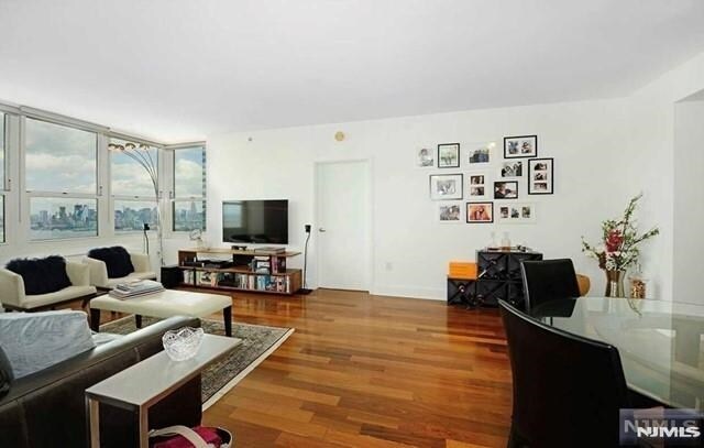 Foto del edificio - 88 Morgan St