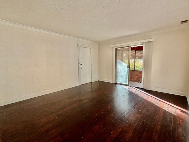 Foto del edificio - 5017-5019 Wyandotte St