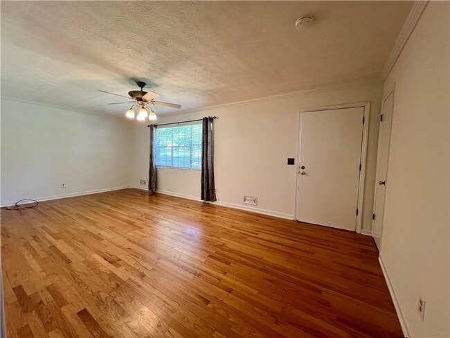 Foto del edificio - 6695 Courtney Dr