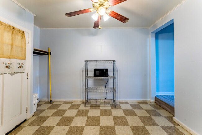 Foto del edificio - 5121 Carnegie St