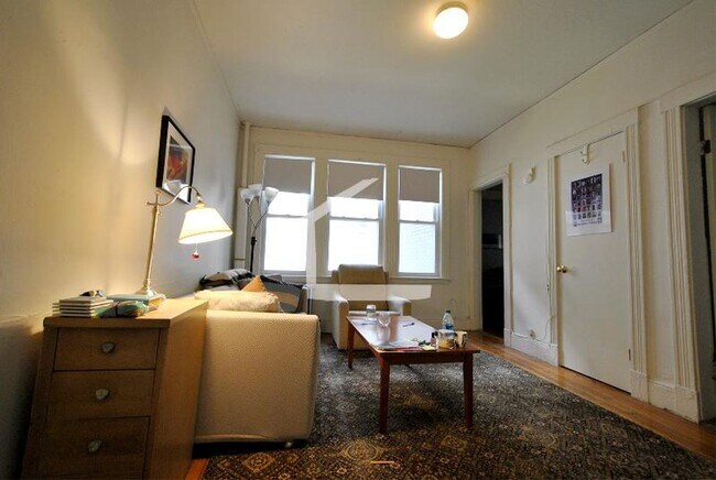 Foto del edificio - Two bedroom for September 1st - Brighton