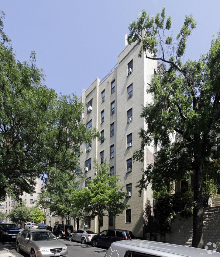 Building Photo - 185 E 206th St