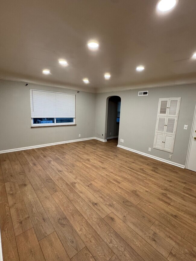 Sala de estar - 6803 Plainfield Rd