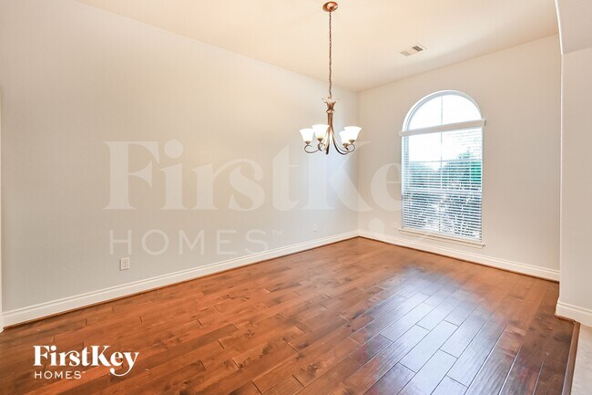 Foto del edificio - 18631 Minden Oaks Dr
