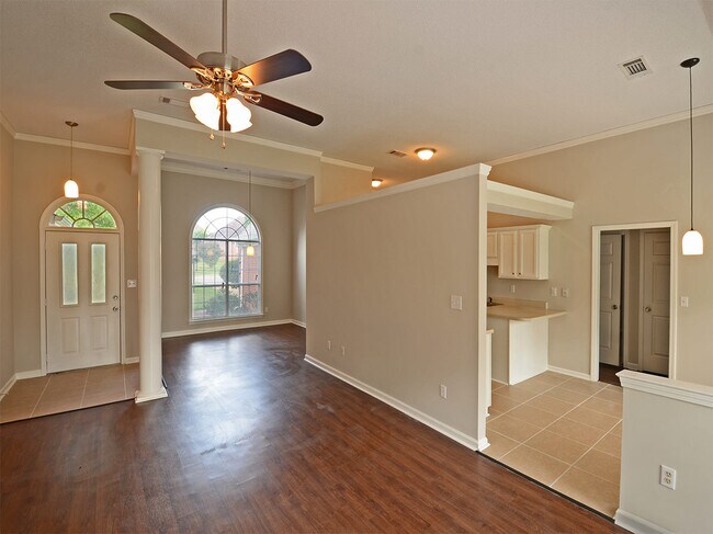 Foto del edificio - 4 bed, 2 bath near Shelby Dr and Hacks Cross