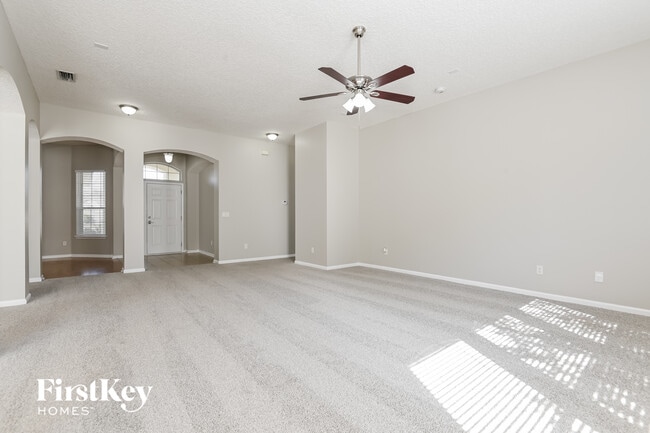 Foto del edificio - 5184 Johnson Lake Ct