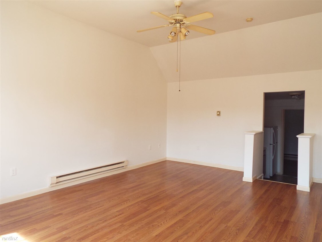 38 S Cherry Alley Unit Apt 203, Elizabethtown, PA 17022 Apartment for