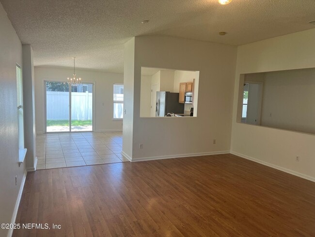 Building Photo - 254 Cezanne Cir