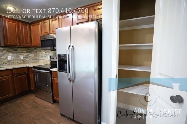 Building Photo - 404 W. Forrest-
