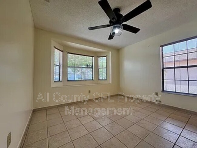 Foto del edificio - 2911 Woolridge Dr
