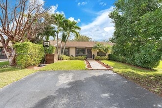 Building Photo - 4809 SW 135th Ct