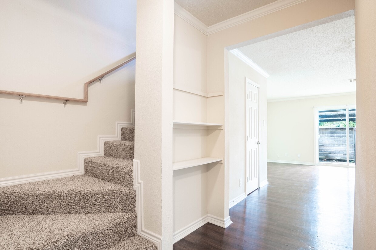 Foto del edificio - 1960 Camelot St