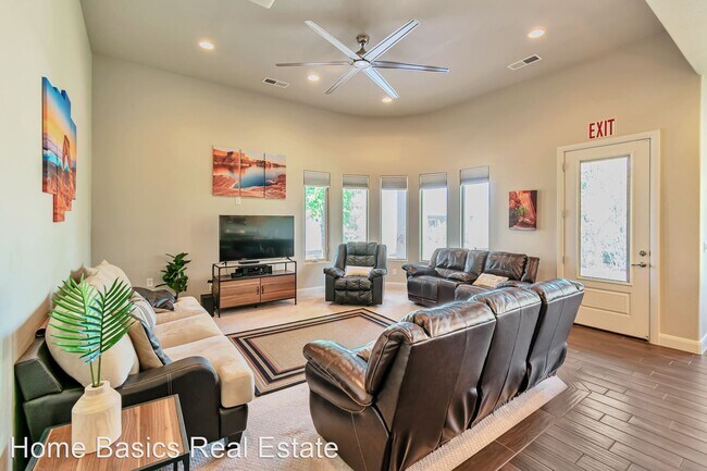 Foto del edificio - 4 br, 2 bath House - 4918 W 3220 S
