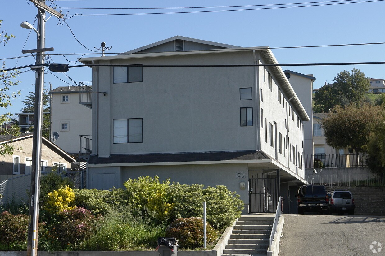 Primary Photo - 16468 Foothill Blvd