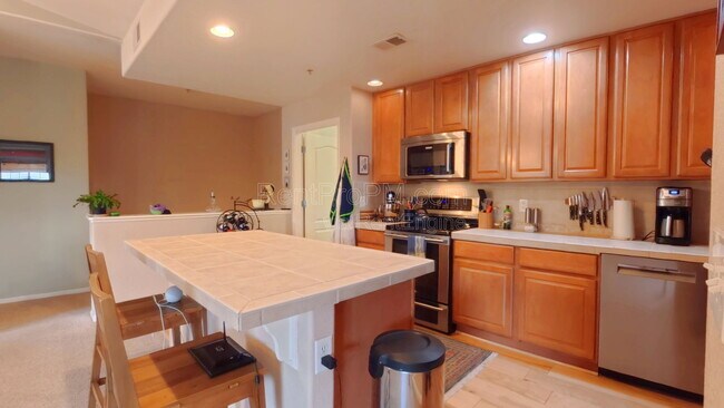 Building Photo - 5002 Northern Lights Dr