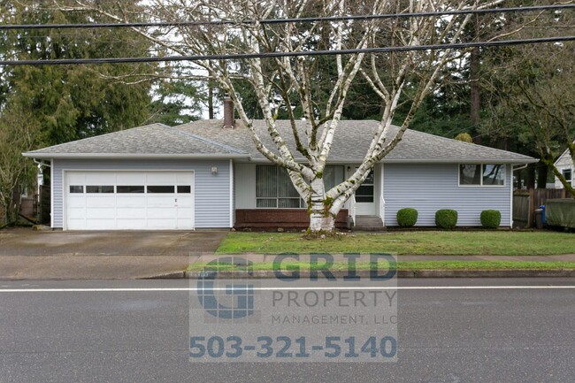 Foto del edificio - Spacious 3 Bedroom Ranch Home in SE Portland!