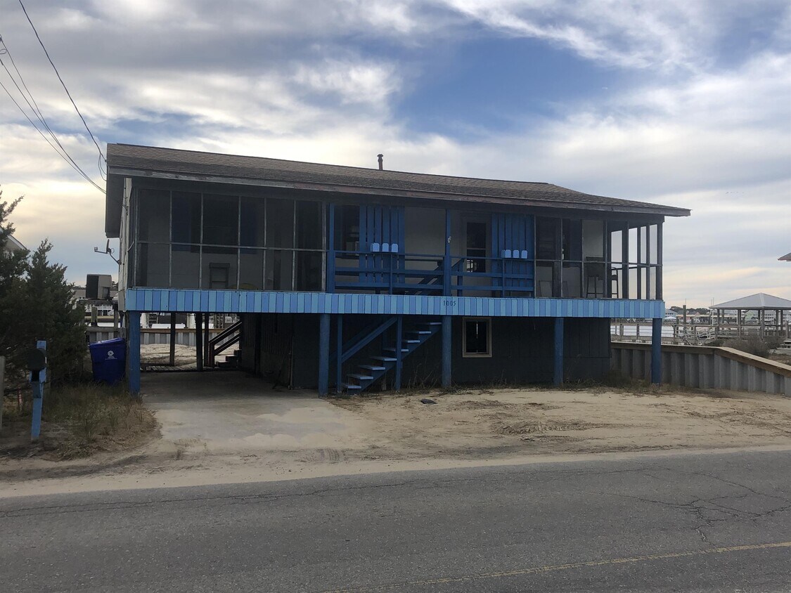 1005 Canal Dr, Carolina Beach, NC 28428 House Rental in Carolina