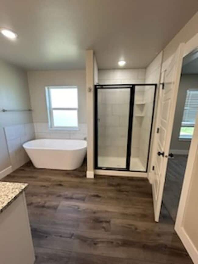 Building Photo - Hummingbird Townhome