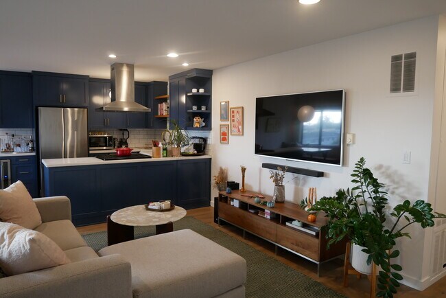 Foto del edificio - 1930 N Vermont Ave