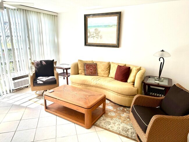 Foto del edificio - 901 N Birch Rd