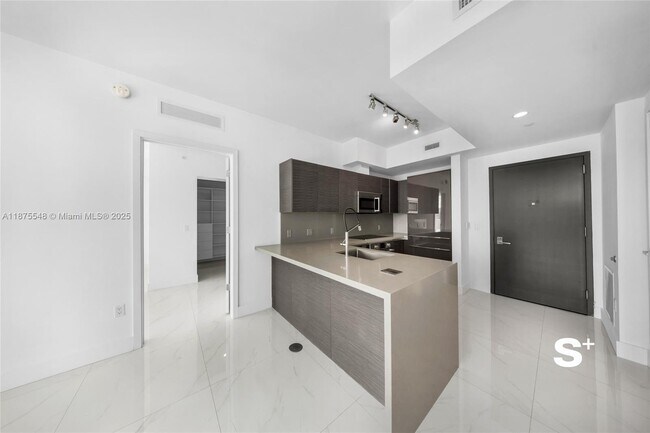 Building Photo - 1080 Brickell Ave