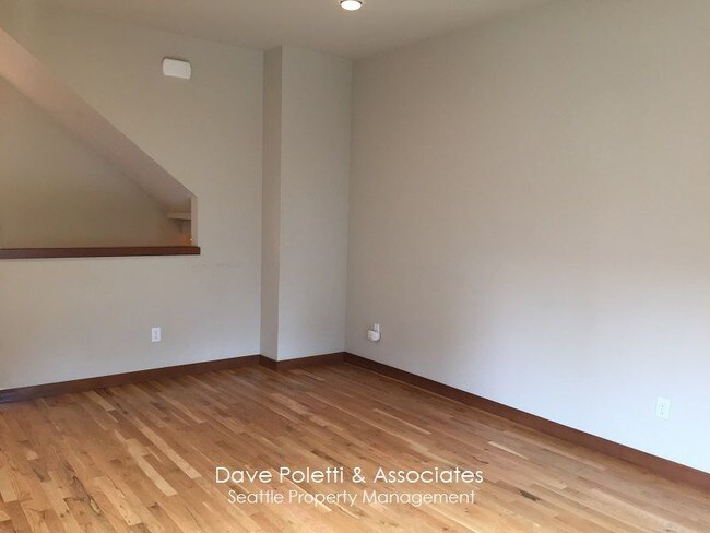 Foto del edificio - 5937 California Ave SW