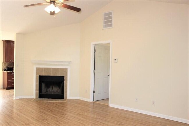 Foto del edificio - 206 Corley Cir