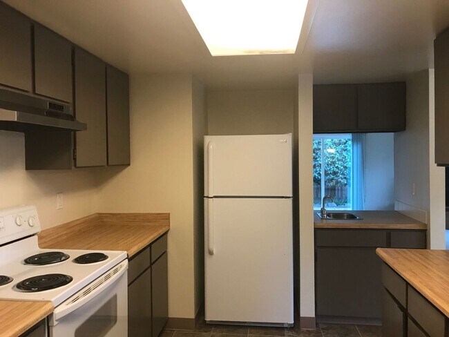 Foto del edificio - 3 Bedroom House ~ South Corvallis ~ Pet Fr...