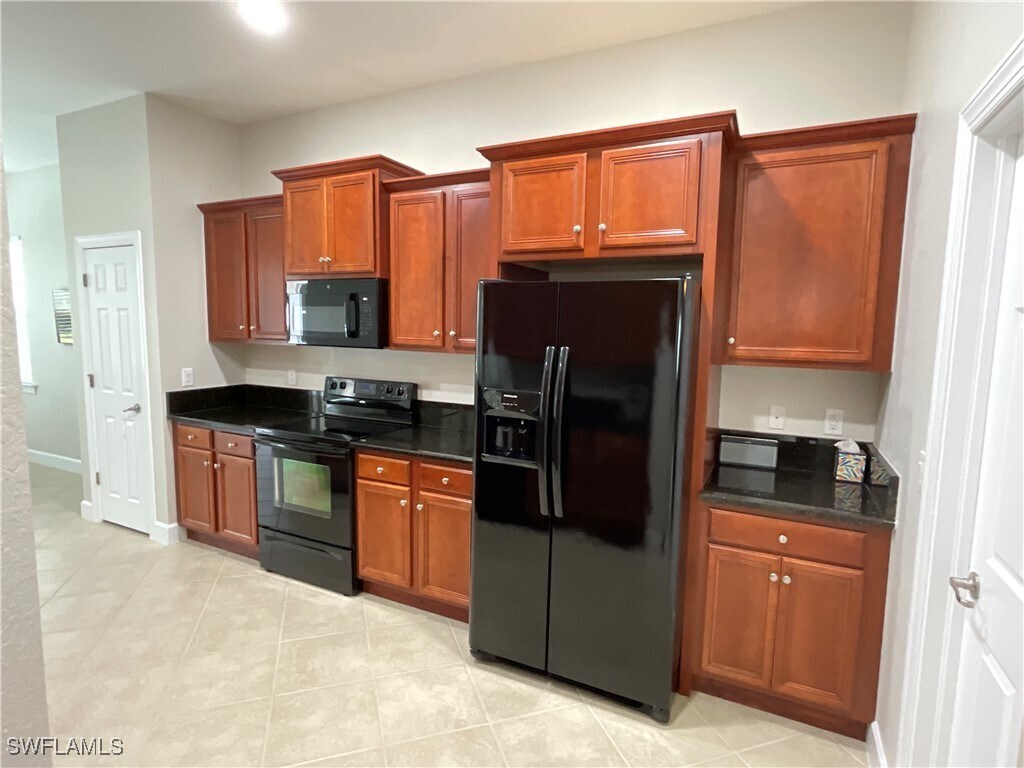 Foto principal - 8248 Quaker Pl