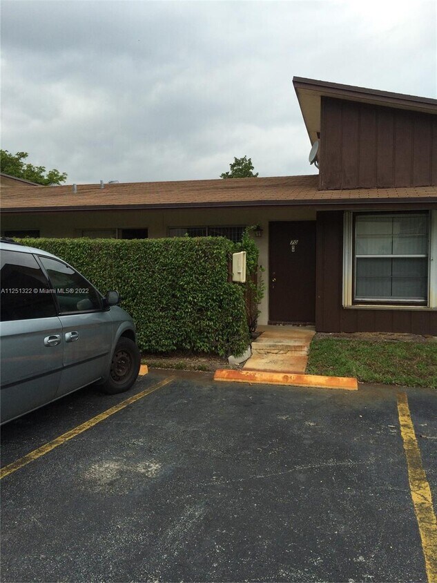 3201 NW 4th Terrace Unit 70, Pompano Beach, FL 33064 Condo for Rent