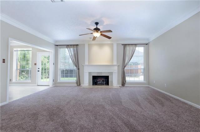 Building Photo - 2413 Pistachio Dr