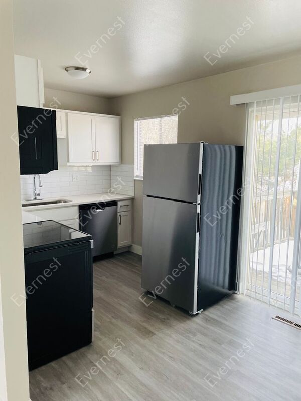 Foto del edificio - 2430 W Stuart St
