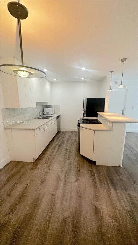 Primary Photo - 10836 N Kendall Dr