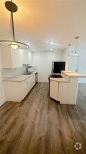 Building Photo - 10836 N Kendall Dr