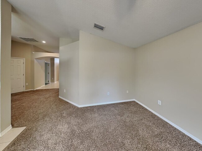 Building Photo - 13723 Ogakor Dr