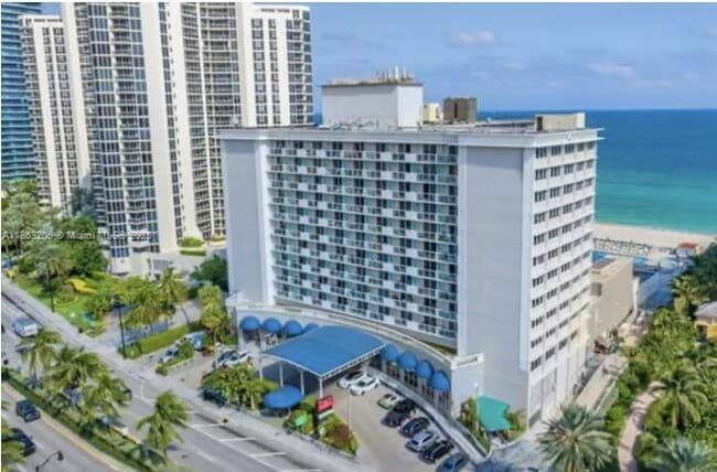 Foto del edificio - 19201 Collins Ave